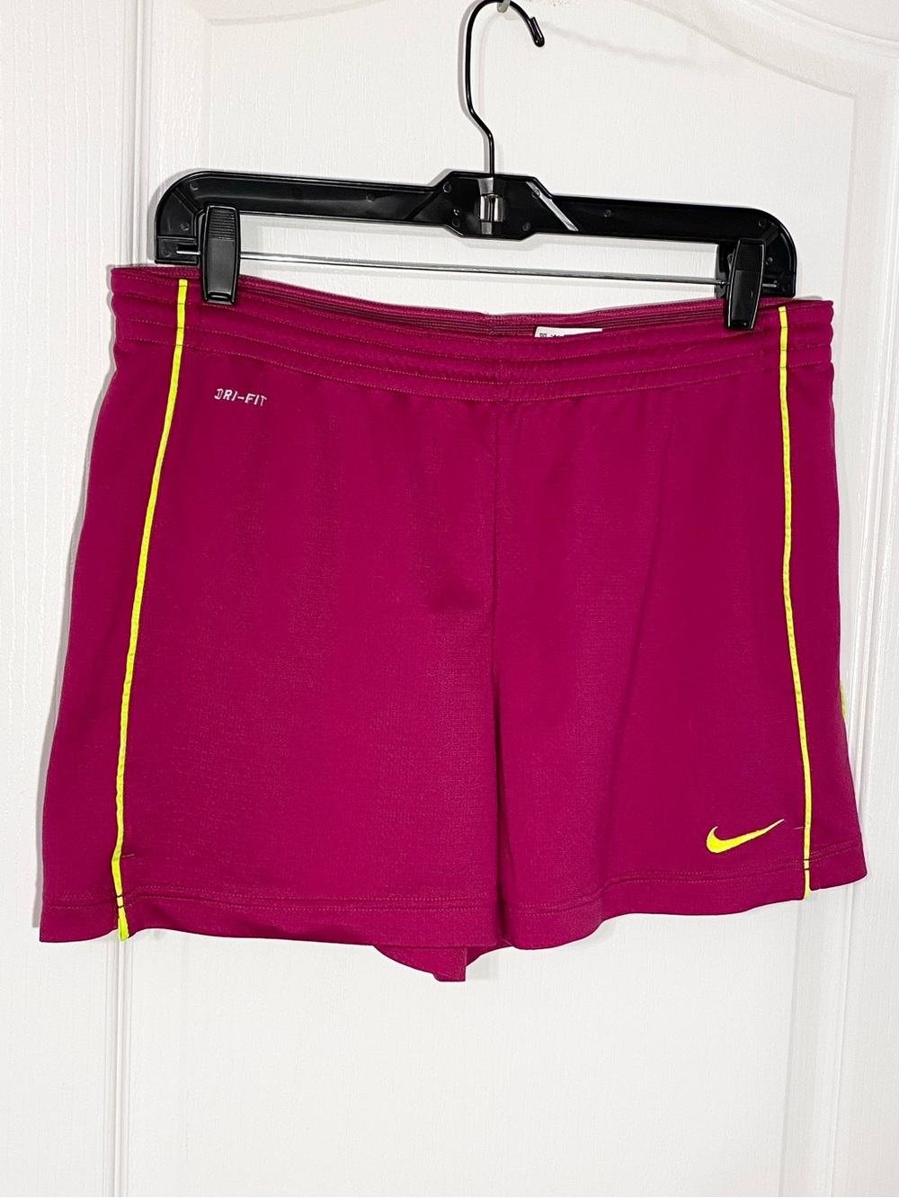 Nike Dri-Fit 4” Athletic Shorts Performance Design Pink Yellow Size Medium